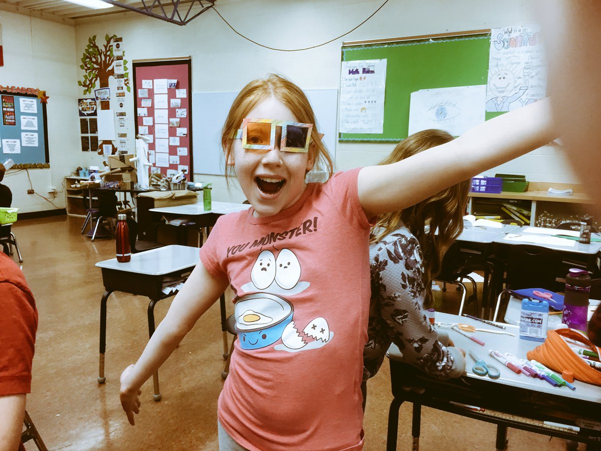 MsCarruthers5s's tweet image. Gr4 making translucent glasses &amp;amp; teacher/student photo op! #3and4C #wbfnews #gr4science #wecreate #eipsstudents #eips