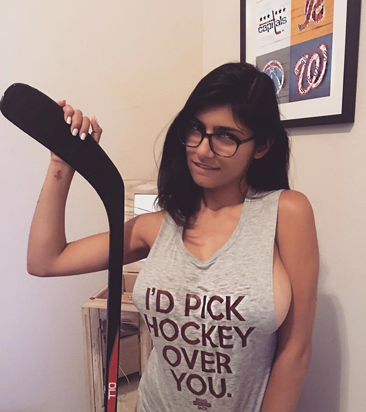 Mia khalifa side boob Ross Bolen On Twitter Our Resident Hockey Psycho Miakhalifa Is Coming Through For Tomorrow S Episode Of Backdoorcover To Talk Nhl Playoffs Https T Co Zr5gfl5qtr