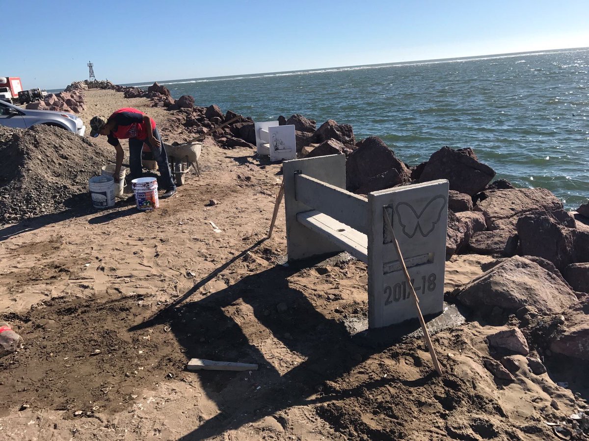 SMIenSinaloa's tweet photo. #Smiguasave y empresas amigas apoyando a Guasave con bancas de concreto en playa Las Glorias #cnopsinaloa #prisinaloa #conlagente #cnop https://t.co/zaRP7apa0b