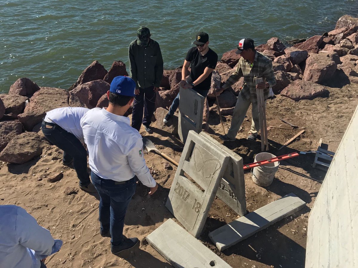 SMIenSinaloa's tweet photo. #Smiguasave y empresas amigas apoyando a Guasave con bancas de concreto en playa Las Glorias #cnopsinaloa #prisinaloa #conlagente #cnop https://t.co/zaRP7apa0b