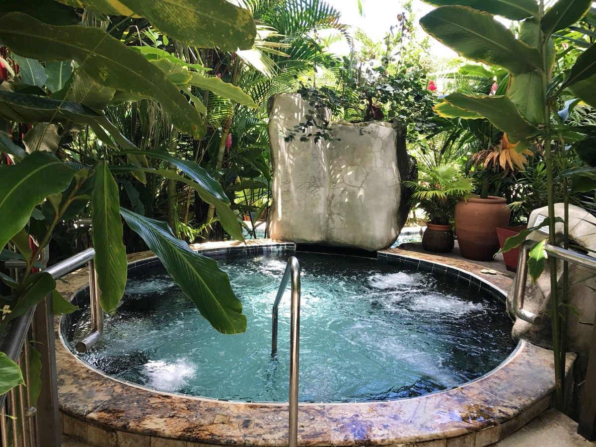 ParadiseHotSp's tweet photo. Planning to visit the #hotsprings? Paradise will be open throughout the Holy Week with our regular schedule, from 11am to 9pm. https://t.co/p1CbMHealE