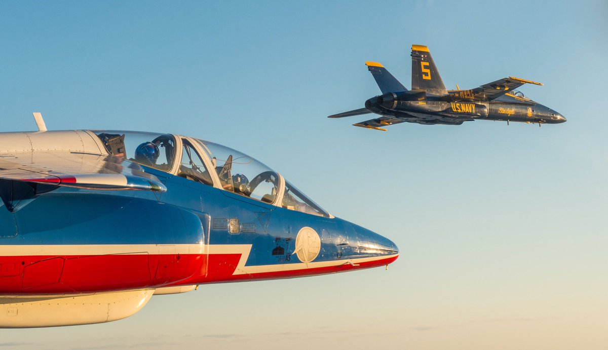 Athos9PAF's tweet photo. #BlueAngels 
#commeungamin https://t.co/mJLPaMJbSY