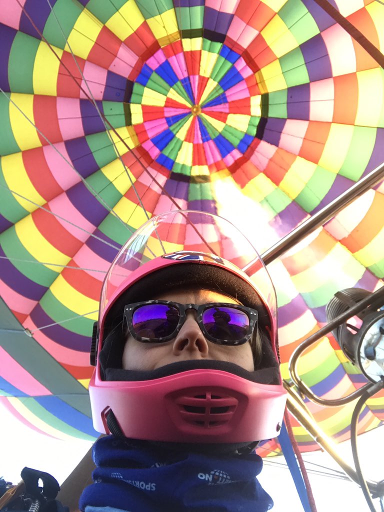 betweensnowsky's tweet photo. California at sunrise @Snugpak #run #kitmonster #skydive #balloonjump @cookiehelmets https://t.co/qq8Q2MYOrc