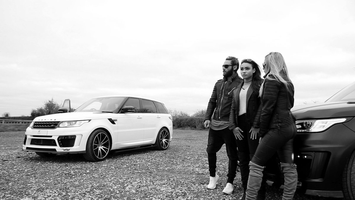 aspirebespoke's tweet photo. @JasonBairdCNP, @LivvyBollington and @Ellielangfordx looking stunning with the Black and White Aspires! and the @BodaSkins - Photo @Digifmuk https://t.co/9U4O8QhEzA