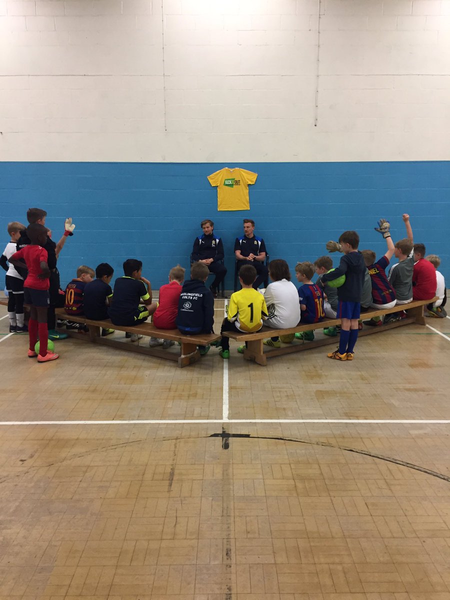 CUCoachCharlieR's tweet photo. Player visits this morning at Melbourn SS💥Big thank you to @LukeDBerry and @markroberts83 for coming to see us this morning⚽️ @CambridgeUYD https://t.co/oLaDjn25PH