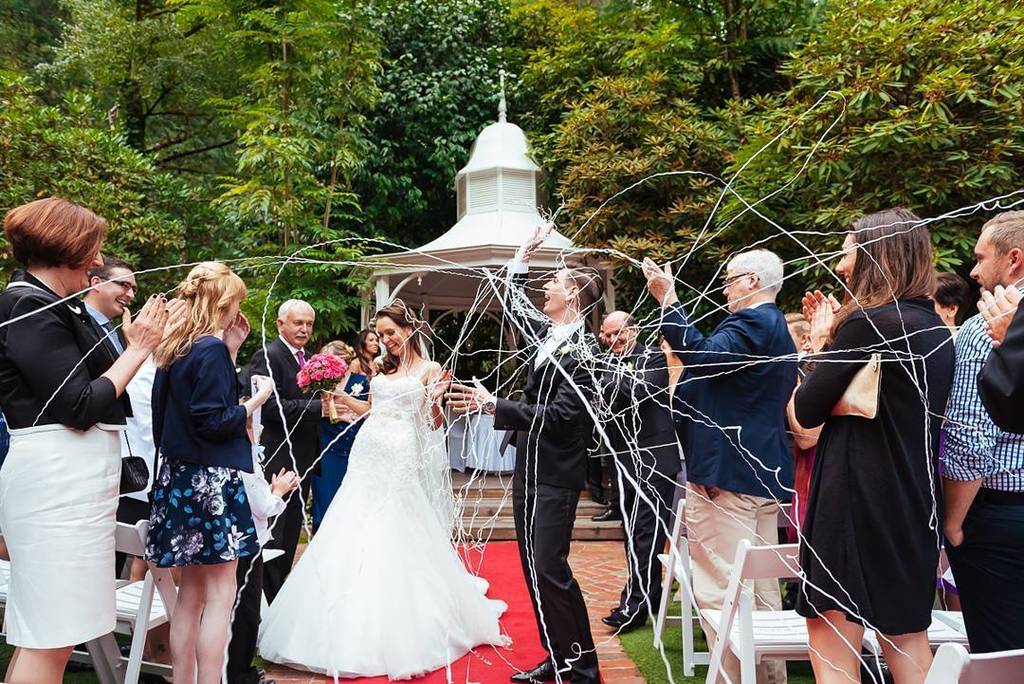 Surprise! 🎉
.
.
.
#glennichollsphotography #weddingday #brideandgroom #weddingphotography #weddingphotographer #gettingmarried #husbandandw…