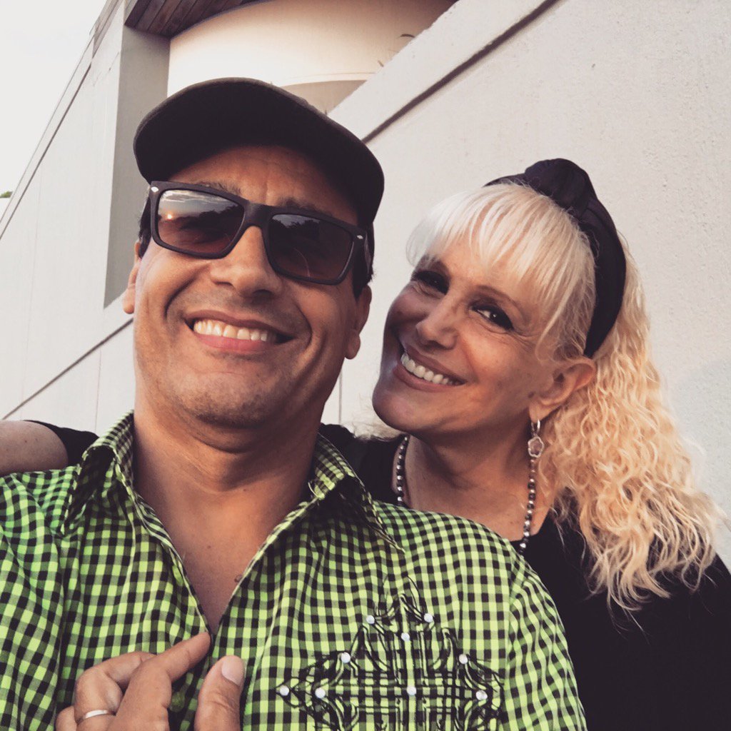 valerialynch's tweet photo. Feliz cumple mi amor! @caubornes Te adoro!!! 🎁🎁❤️❤️🎂🎂🥂🥂 https://t.co/PGRb7k1hsY