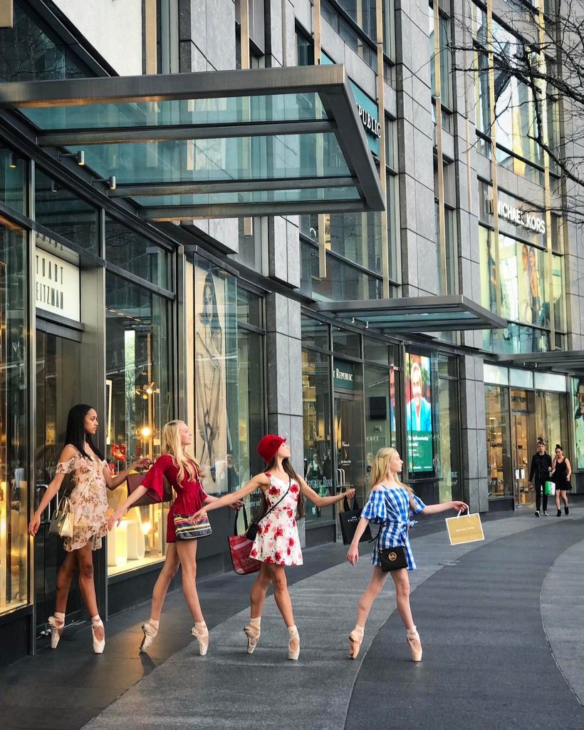 _NYClive_'s tweet photo. This is how you feel after shopping 🛍 #nyc #shopping https://t.co/qcYOcgQo22 https://t.co/kqHcaYdbHF