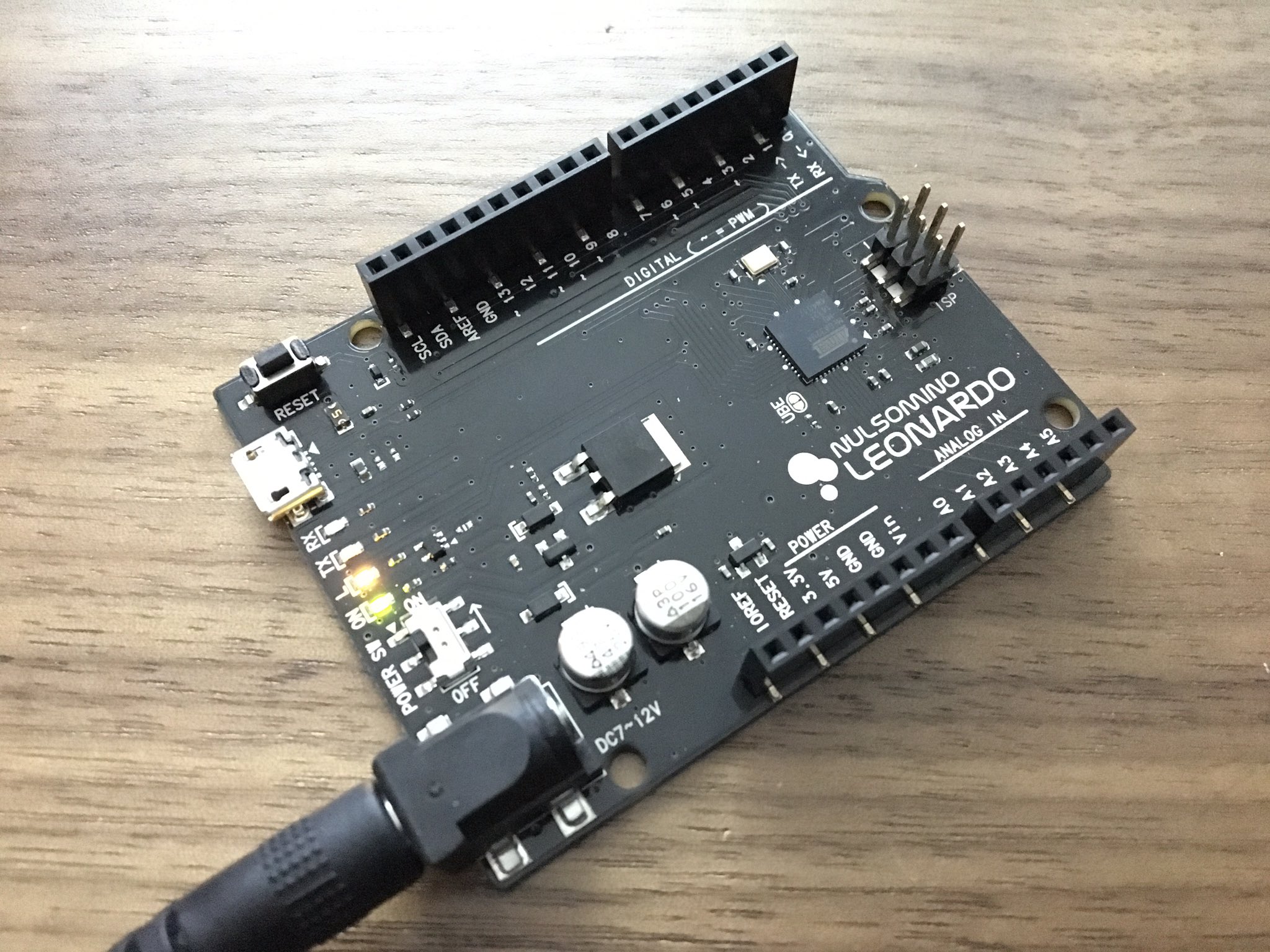 坪倉輝明 メディアアーティスト على تويتر Arduino Leonardoでvive Trackerのオリジナルアクセサリ用にhid作ってusb経由でボタン制御するのやろうとしてるけど独自hid作るの全然わからん
