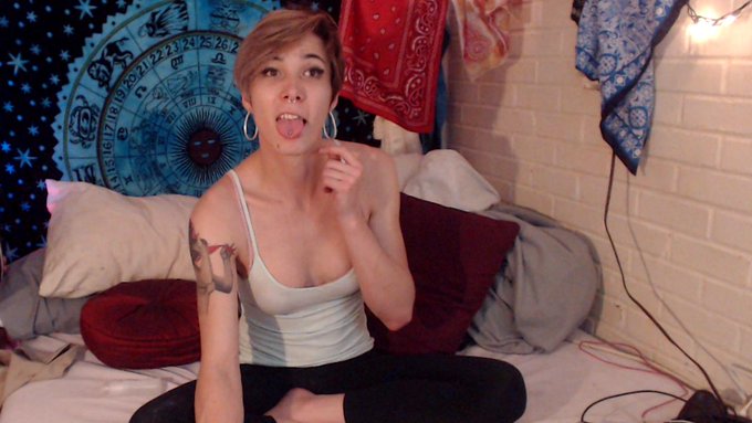 Yay on @chaturbate finally xD https://t.co/6cluFDGUuE<a class="tags" href="/tag/chaturbate">@chaturbate</a><a href="/tag/mvsales"class="tags"><span>#mvsales</span></a>