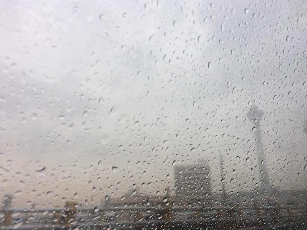 NeginmohamaD's tweet photo. #lovely #rainyday in #tehran 😍👌🏽
صبح باروونيتون بخير و #خوشي 😍😍😍😍❤️🤗🤗🤗 #باران #پنجره #صبح #برج #ميلاد #تهران https://t.co/CzObadwMKE