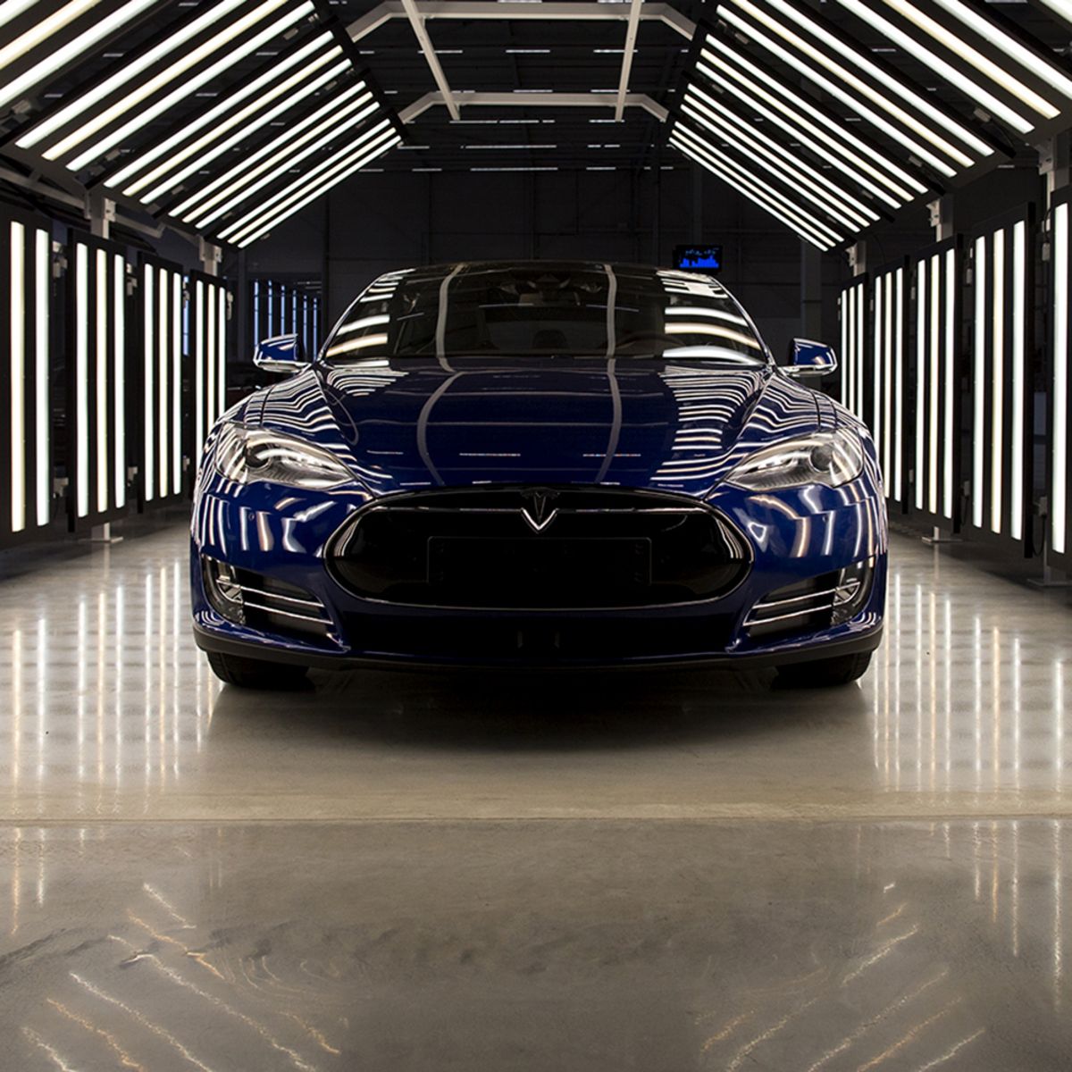 technology's tweet photo. America's biggest car dealer calls Tesla's valuation ‘Inexplicable’ https://t.co/Ug4C8ngxGq https://t.co/0JFV0kqpLC