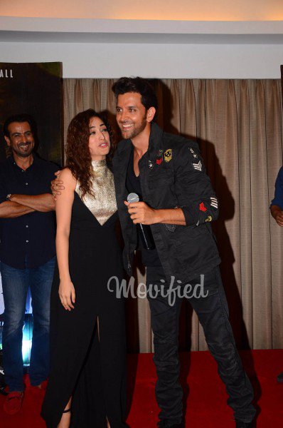 Movified Bollywood (@movifiedbolly) on Twitter photo .<a href="/iHrithik/">Hrithik Roshan</a> <a href="/yamigautam/">Yami Gautam Dhar</a> <a href="/RonitBoseRoy/">Ronit Bose Roy</a> <a href="/rohitroy500/">Rohit Bose Roy</a> <a href="/RakeshRoshan_N/">Rakesh Roshan</a> <a href="/_SanjayGupta/">Sanjay Gupta</a> celebrate success of #Kaabil movified.com/hrithik-roshan… .<a href="/iHrithik/">Hrithik Roshan</a> <a href="/yamigautam/">Yami Gautam Dhar</a> <a href="/RonitBoseRoy/">Ronit Bose Roy</a> <a href="/rohitroy500/">Rohit Bose Roy</a> <a href="/RakeshRoshan_N/">Rakesh Roshan</a> <a href="/_SanjayGupta/">Sanjay Gupta</a> celebrate success of #Kaabil movified.com/hrithik-roshan…