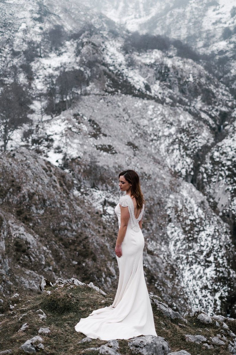 f2studios's tweet image. Un 10 para esas novias aventureras a las que no les importa pasar frío para tener esas fotos que tanto desean.