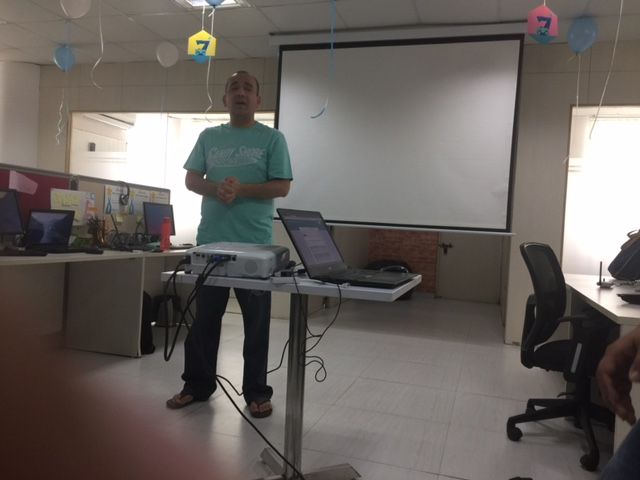 Quovantis's tweet photo. All hands meet with the CEO Tarun Kohli
#Quovantis #happyworkplace #foundationday #celebrations https://t.co/1oo9RDwr72