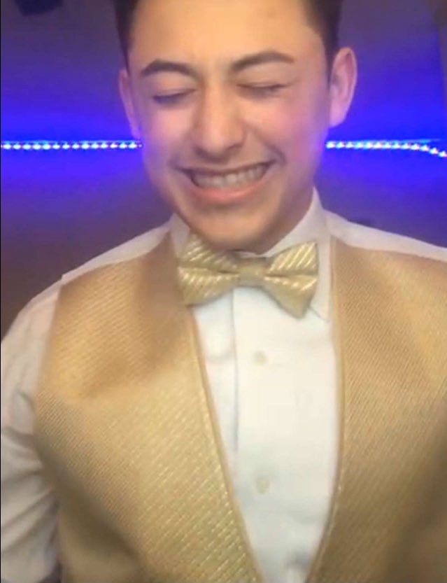 Blazingbria's tweet photo. He looked so happy 😂❣️ @thelegendalbert https://t.co/aCYk88vblr