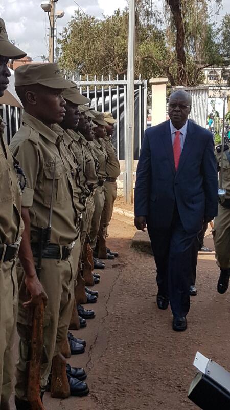 JudiciaryUG's tweet photo. The Chief Justice inspects the guard of honour at Buganda Road Court #CourtOpenDay https://t.co/waWdwYVRFQ
