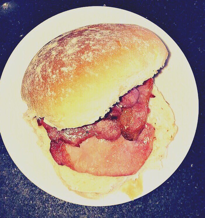 DobsonsCoffee's tweet photo. It's bacon bap o'clock at 81 Quayside 🥓☕️ #BreakfastClub #dobsonsgreatcoffee #northeast #NE1 https://t.co/6p1gRzHwOQ