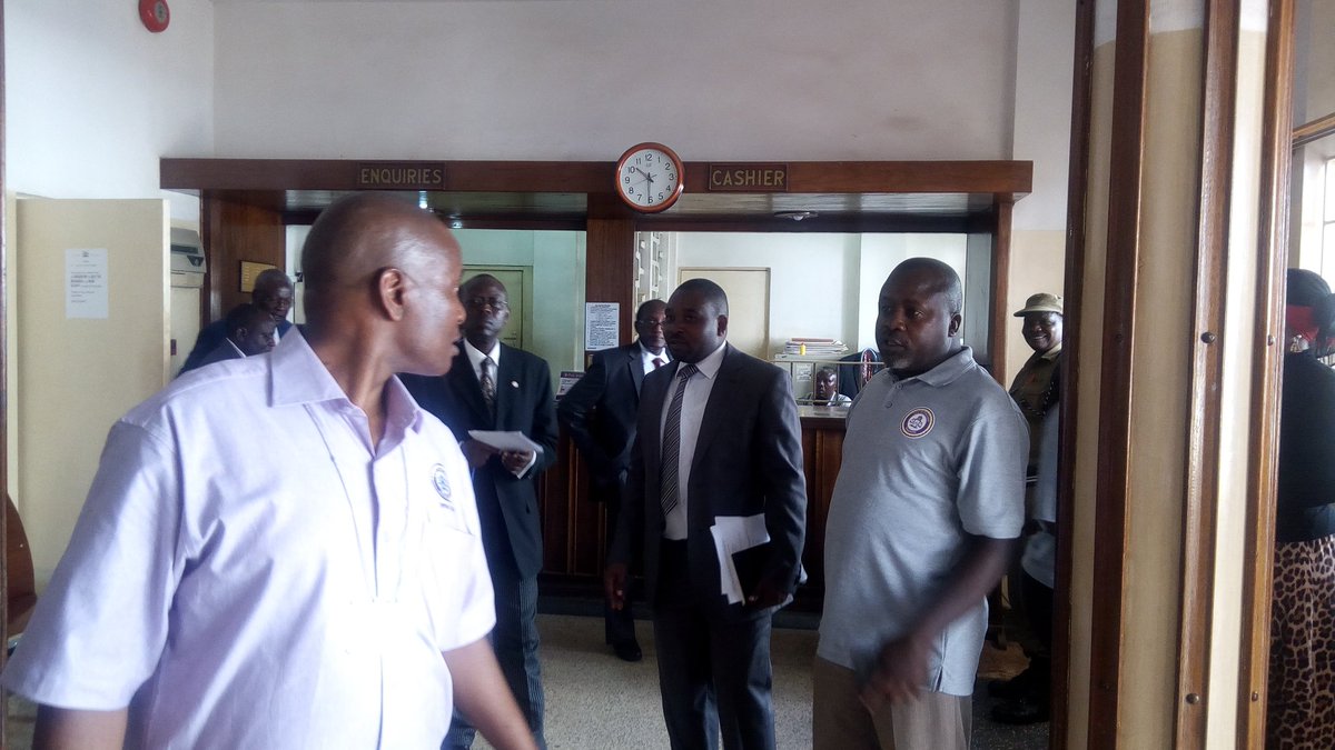 JudiciaryUG's tweet photo. Chief Magistrate of Buganda Road Court, Karemani Jameson takes the Chief Justice around the court premises #CourtOpenDay https://t.co/9CJuZjNM3T