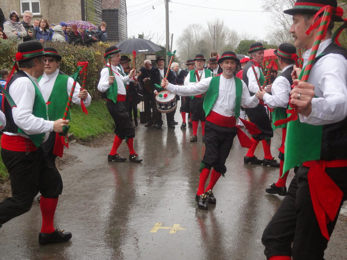 Good Friday dancing with <a href="/KnotsofMay/">Knots of May</a> before traditional Long Rope Skipping outside Rose Cottage Alciston from midday