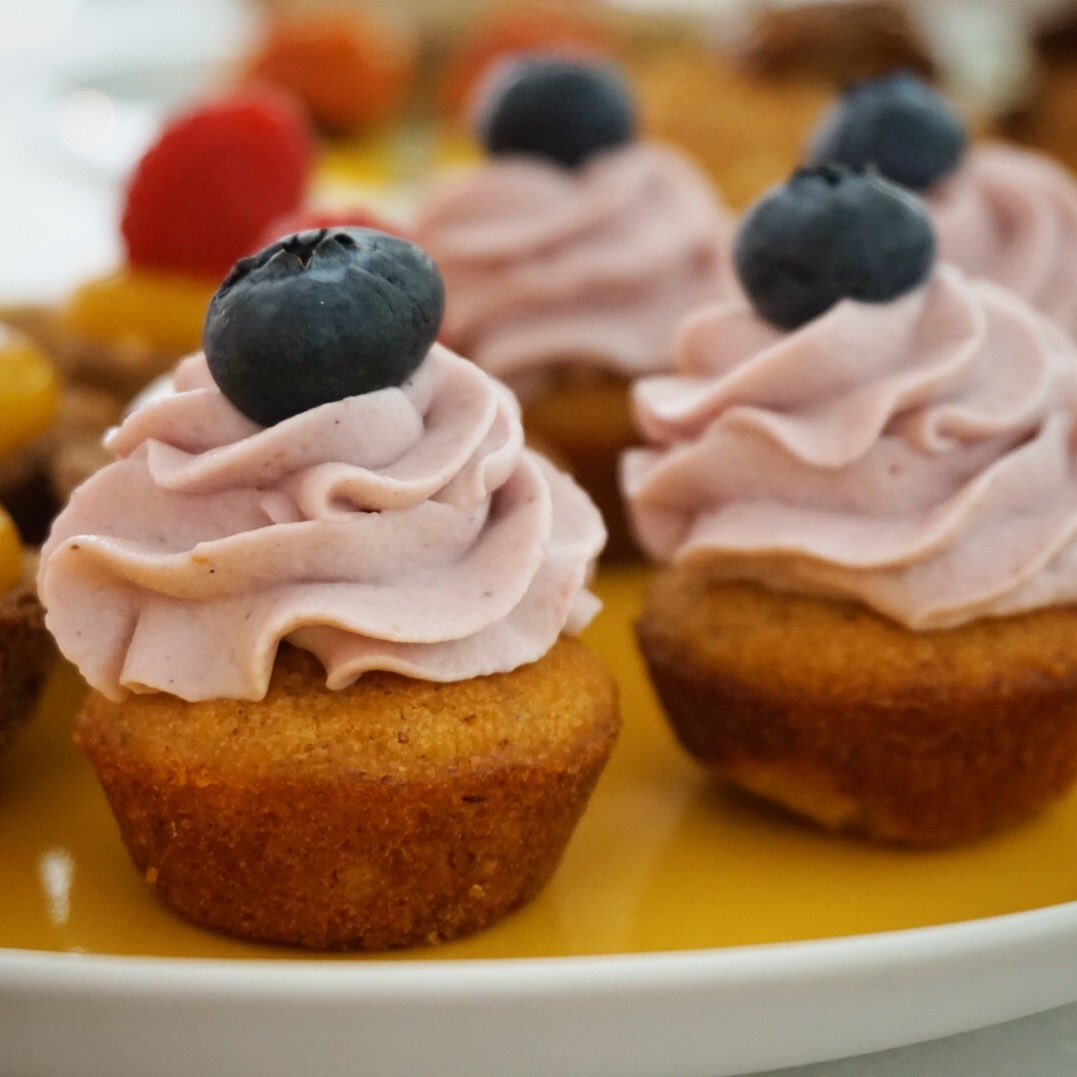 Cook_with_amore's tweet image. Cupcake for breakfast?😍even better when they are gluten, sugar, syrup free and #vegan 🙌🏼using @coyo_uk on top mix with fresh berries👩🏻‍🍳