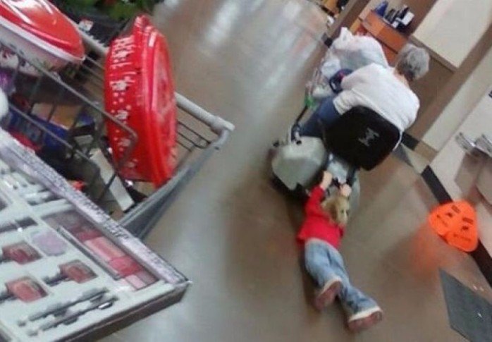 jdwallis's tweet photo. WHEN GRANDMA WENT SHOPPING AT THE SUPERMARKET, 
JODIE WOULD GO ALONG FOR THE RIDE. https://t.co/3QYkKNMQ4S