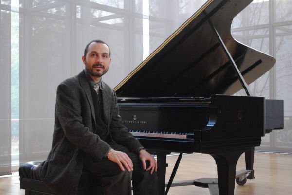 FineMusicRadio's tweet image. #Brahms Piano Concerto No 2 with award-winning concert pianist Antonio Pompa-Baldi on #MiddayConcert today at noon