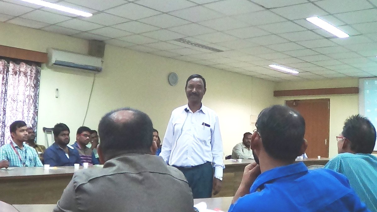 drmanoharan21's tweet photo. Dr.Manoharan Speaking at a Seminar on Entrepreneurship Development by BYST,HYD at Osmania University Campus https://t.co/618yUkhsIn