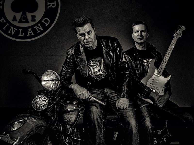 DexViihde's tweet photo. Rokkia tarjolla! Mato Valtonen &amp; Jore Marjaranta Band plays rock'n'roll! https://t.co/9Ve750DC8U #rocknroll https://t.co/k6UczkHGc9