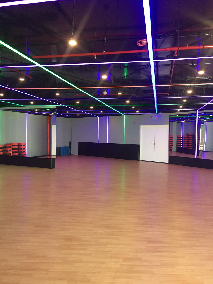 AbuAdventures's tweet photo. Just did an awesome LBT class @primal_ae with Sophie using my @GuavaPass. Love the new studio guys, looks awesome! #OnePassOneCommunity https://t.co/7Bxo1Umbn7