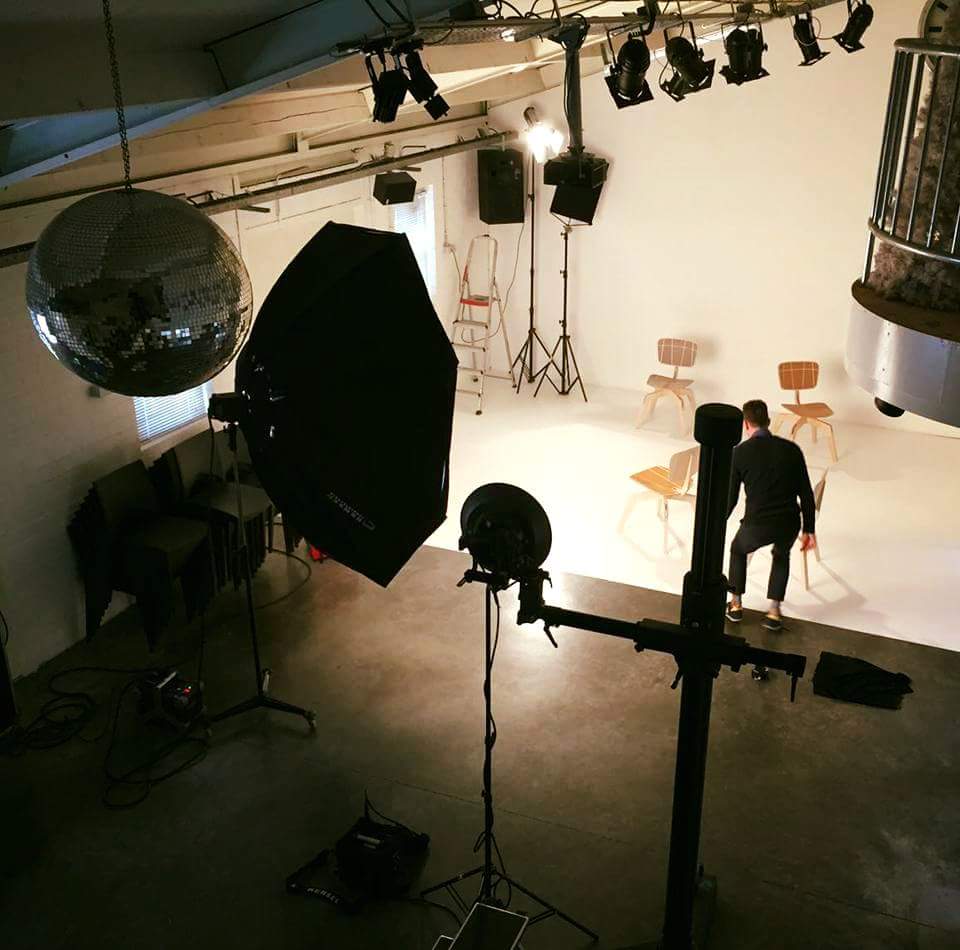 JeursenDesign's tweet photo. Sneak Peek #fotoshoot #craneseat @RenevanderHulst  @vtwonen @JeursenDesign #youngtalent #design #dutchdesign #furniture #chair #arts #craft https://t.co/z68REM5W7d