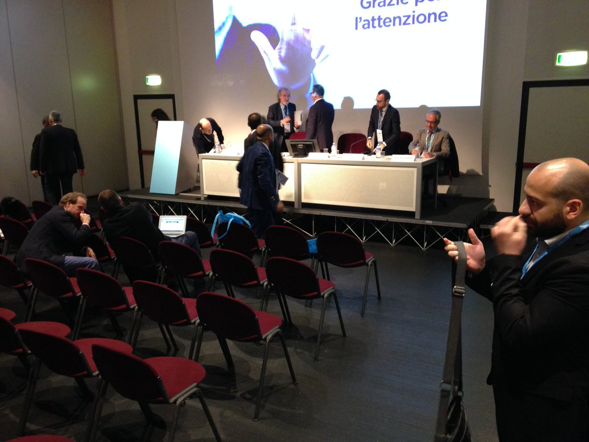 objectway_fs's tweet photo. L'invito finale di Renzo Vanetti: sognate e mettete una data accanto al sogno; diventa un obiettivo. #sdr17 #dehrf https://t.co/Jj4TqYzNct