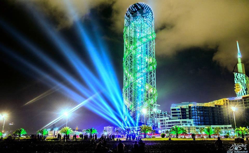 Step_in_Georgia's tweet photo. #Explore #Batumi 😍 #BlackSeaCoast #IRCtour💙💛💜
☎ +995322306234 📩 tour@irc.com.ge https://t.co/Z666qP9MXF