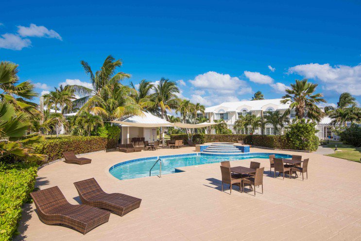 clements_marlon's tweet photo. Perfect home for couples and families on #grandcayman. https://t.co/llfi2l1LGd #caymanproperty #caymanrealestate https://t.co/GjHIJDKknx