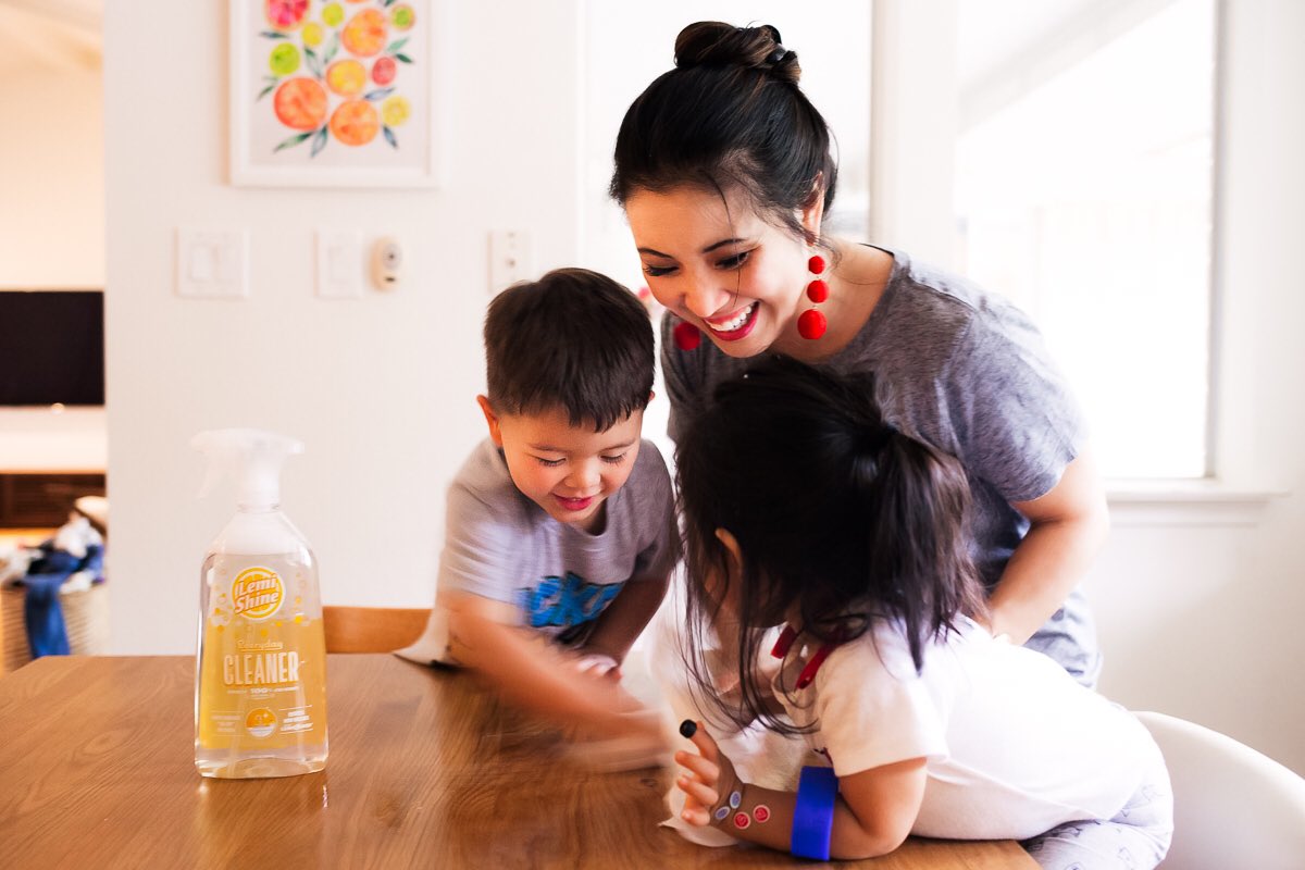 cutenlittle's tweet photo. Spring cleaning + getting #cleanfreakclean w/ @LemiShine and their line of cleaners w/o nasty chemicals! https://t.co/61EkWmwQ1H #sponsored https://t.co/DEGFwn48f8
