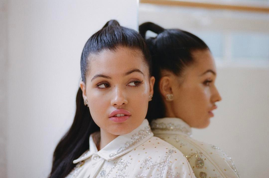 Mabel's tweet photo. 💙 more @ModzikMagazine 📸 by Alex de Mora #Modzik51 https://t.co/myxSeSieR0 https://t.co/WUGsF9BLgG