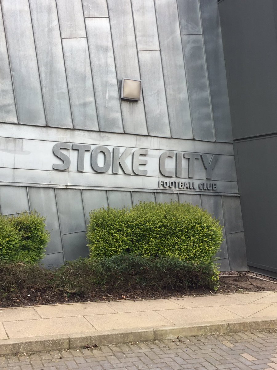 oneclicksportsm's tweet photo. Great meeting with @stokecity ⚽️ 💼 #football #oneclicksportsmanagement #OCSM #oneclickgroup #transfers @priyesh_u80 @julsend https://t.co/TnHWN575XF