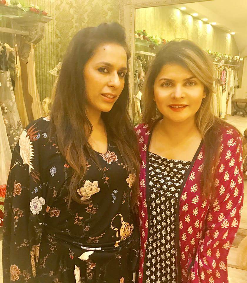 citynewsintl's tweet photo. Founder of @LADIESFUND @TUDawood with @TabassumMughal #CoteRotie #AFK #tabassummughal #styling #fashion #alzohaibtextiles #lawncollection https://t.co/BVp4NbDqaB