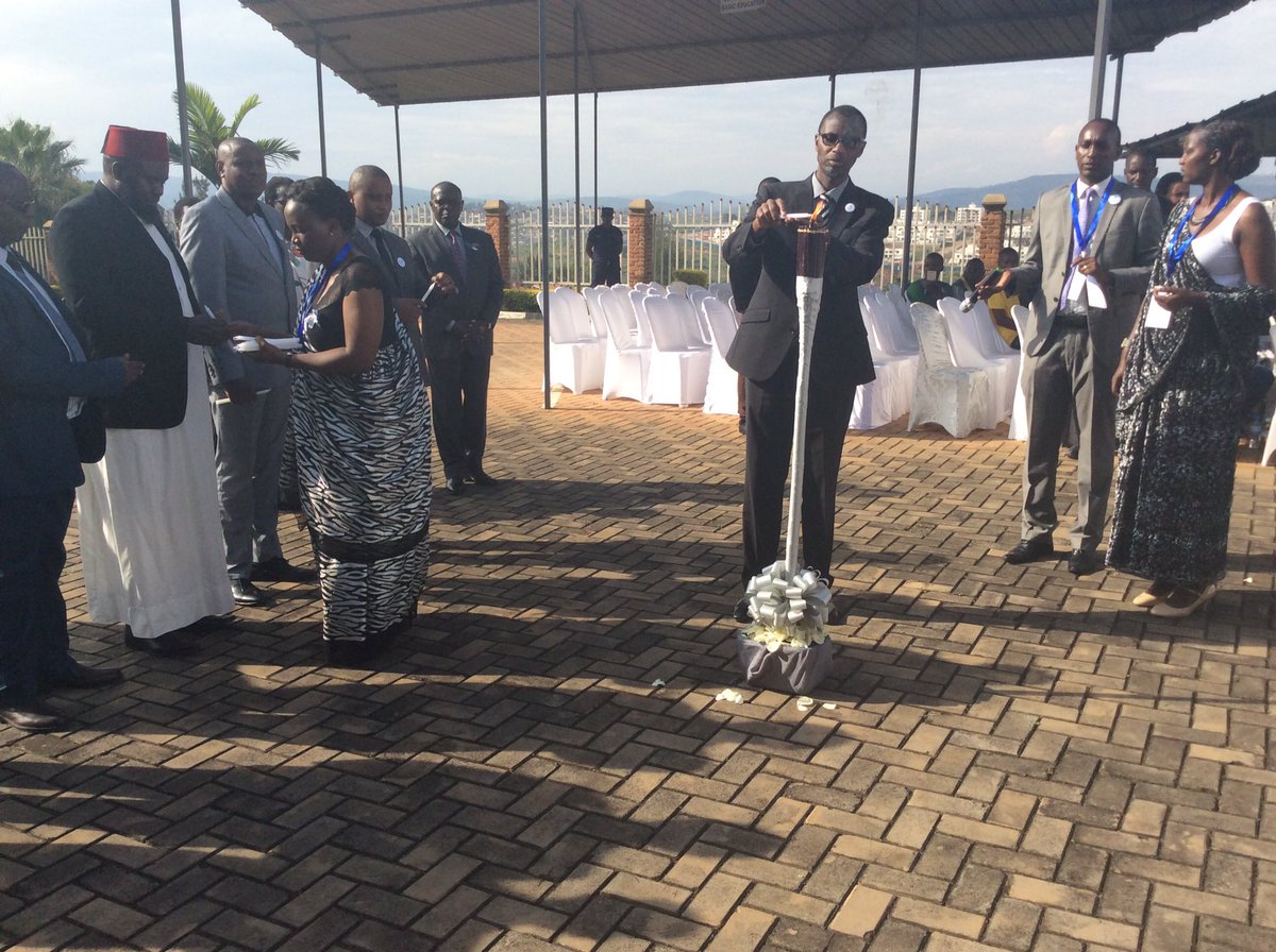 Rwanda_Edu's tweet photo. #Kwibuka23 muri MINEDUC Hakurikiyeho gucana urumuri rw'icyizere @RwandaRemembers https://t.co/rqpnGipnI8
