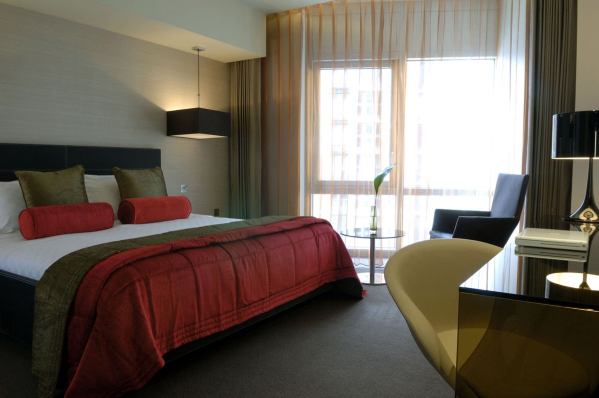 Located in #CanaryWharf, the <a href="/RBEhotels/">RadissonBluEdwardian</a> New Providence Wharf #Hotel in #London #UK is ideal for business! ow.ly/yUvw30aNeUT