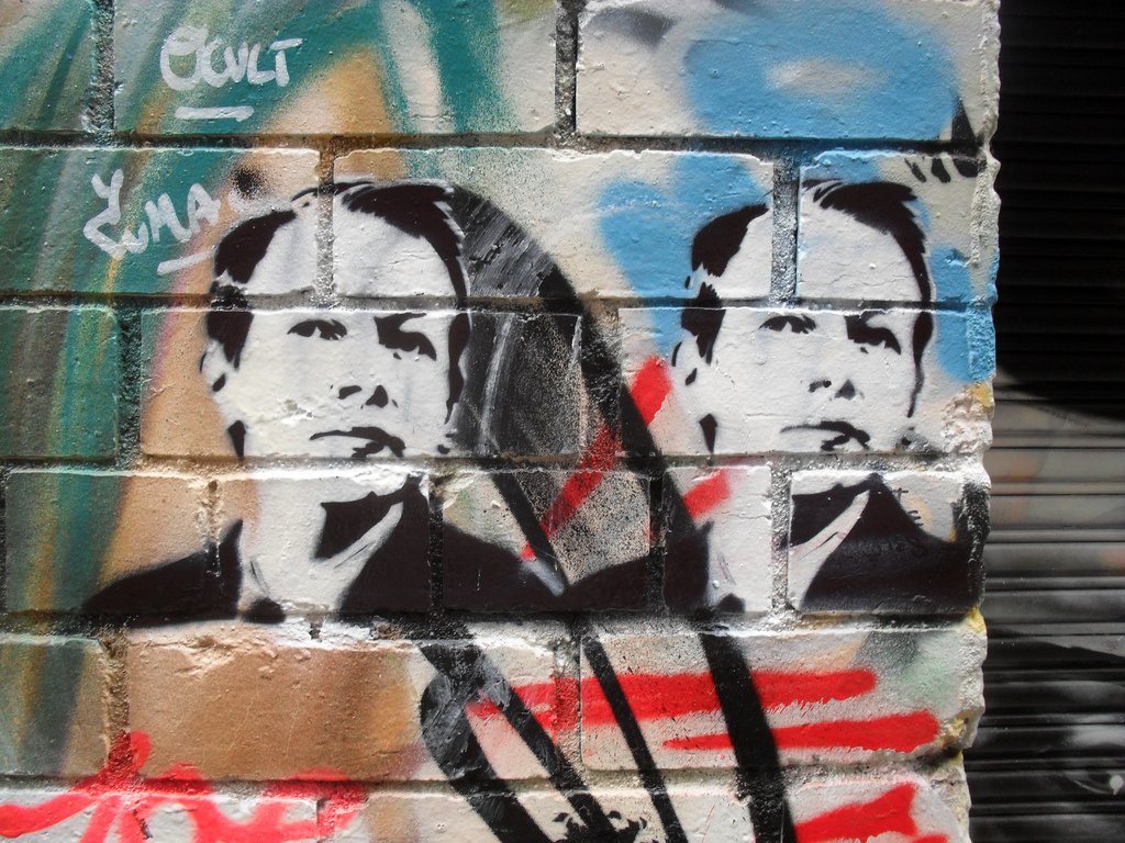 JulianAssange tweet picture