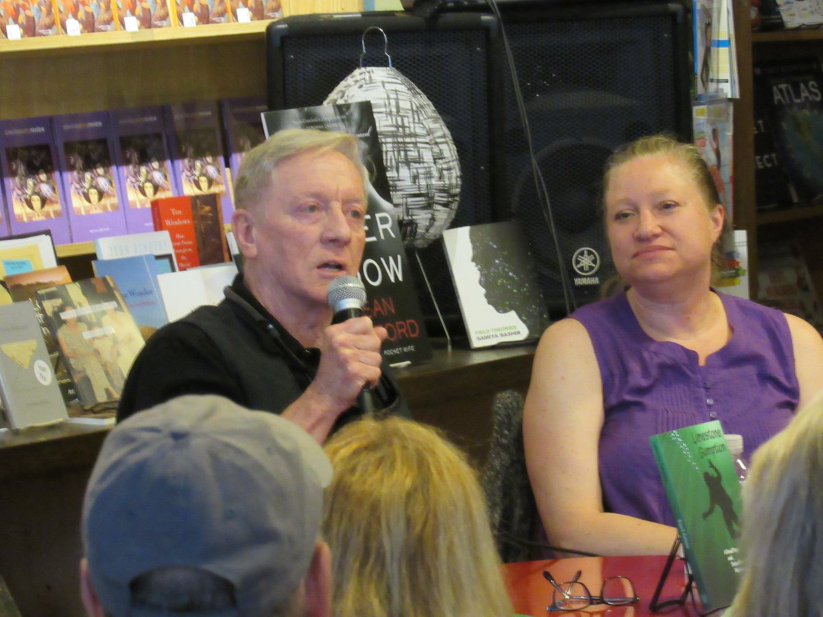 crawfordsusanh's tweet photo. Loved this panel! #MysteryPanel #Greattime #GreatBookstore @Malaprops @DavidBursworth @ElenaHartwell @JadenTerrell @brtherapist https://t.co/ABgHY7mB3C