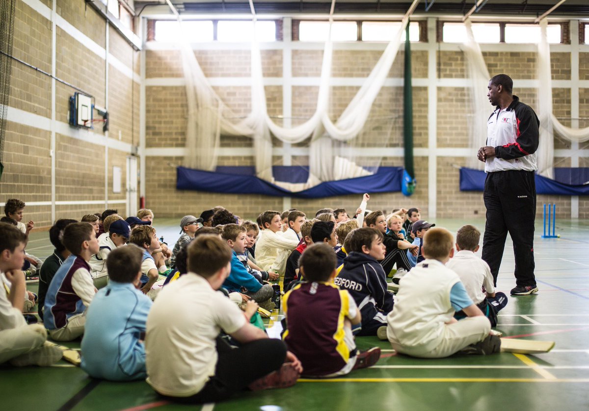 BedSchoolEvents's tweet photo. Today, former England cricketer Alex Tudor popped in for the morning to see boys &amp; girls on the @FlintoffAcademy ! https://t.co/CPtsNIrNOC