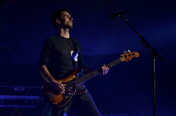 Happy birthday 39 year\s old Guy Berryman of Coldplay 