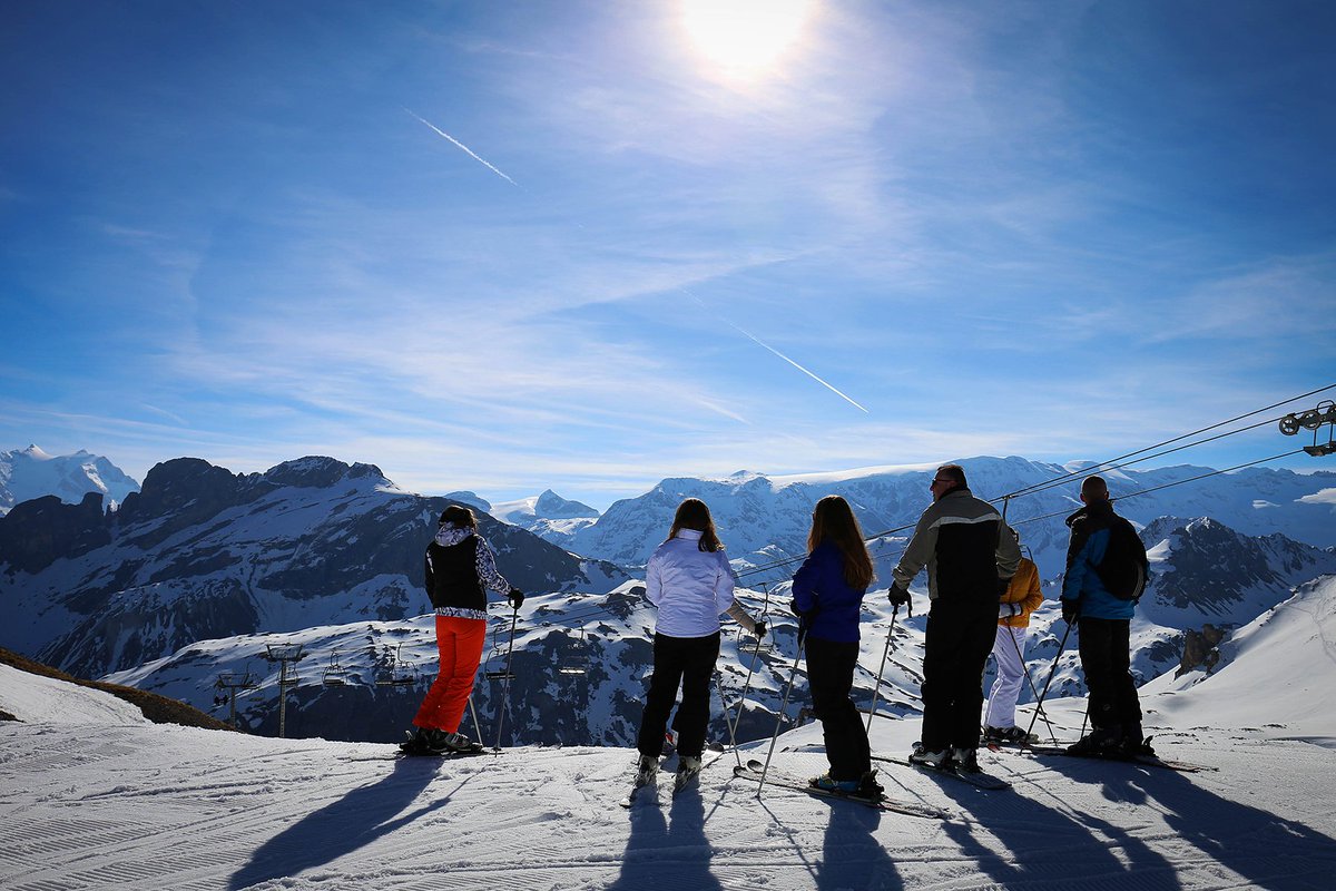 courchevel's tweet photo. There are some mornings more difficult than others... ☀ 😎 [ #LetsCourchevelTogether ] https://t.co/fo9hvpa7Lb