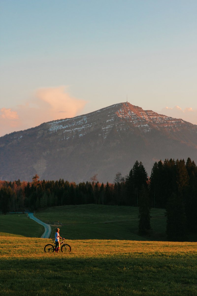 Sunset Bikeride
#landscape #photo #photography #Switzerland #mountains #alps #biking #travel #rigi #bike