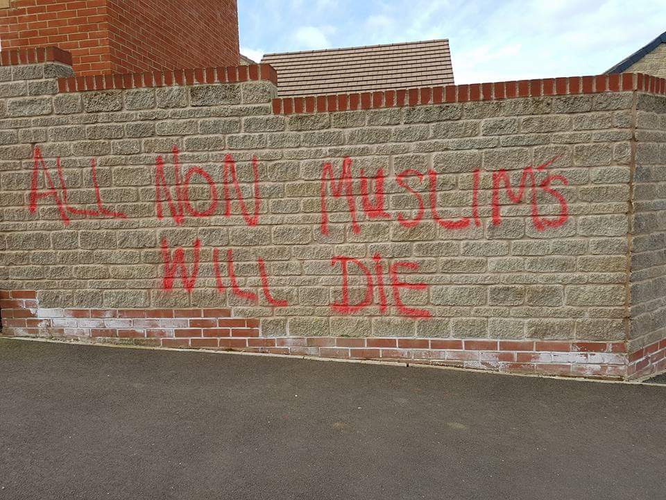 Sargon_of_Akkad's tweet photo. Swindon, this morning. Perpetrator unknown. Also, we don't have many Muslims here. https://t.co/eQI6hcwIch