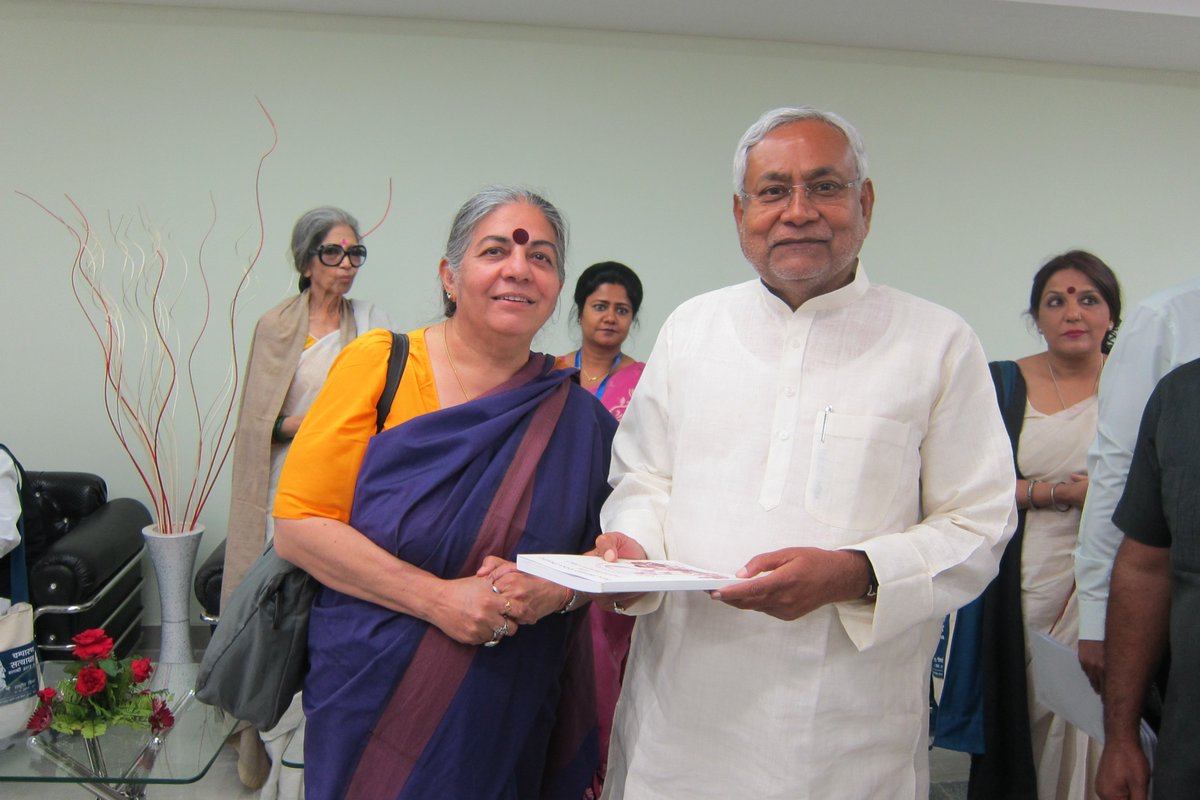 NavdanyaBija's tweet photo. .@drvandanashiva presents the first copies "Bija Swaraj, Anna Swaraj for Jaivik Bharat 2047- Swadeshi, Swaraj &amp; Satyagraha" @NitishKumar https://t.co/WmIO5YXJMV