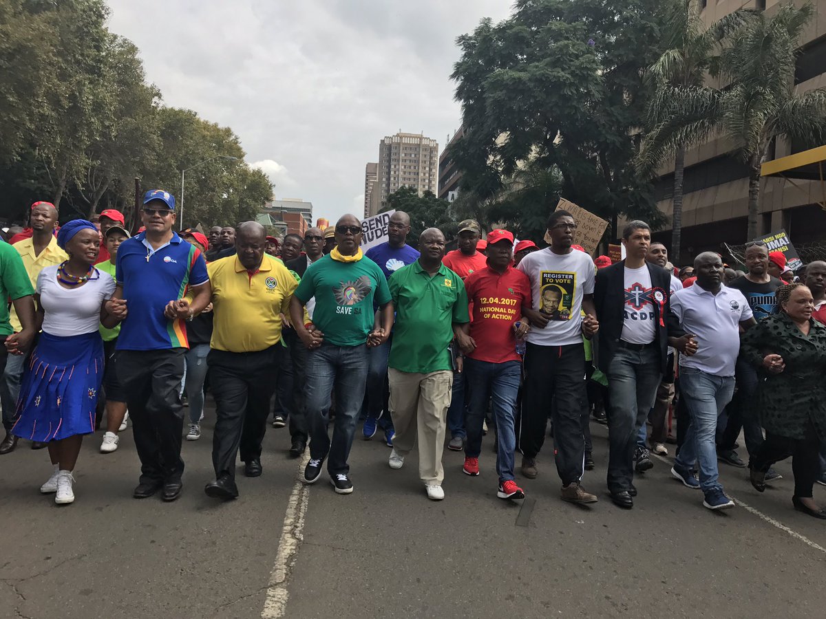 EFFSouthAfrica's tweet photo. The #NationalDayofAction March to the Union Buildings is now in motion led by opposition party leaders! This is the voice of South Africa! https://t.co/9Av5CNzwVY