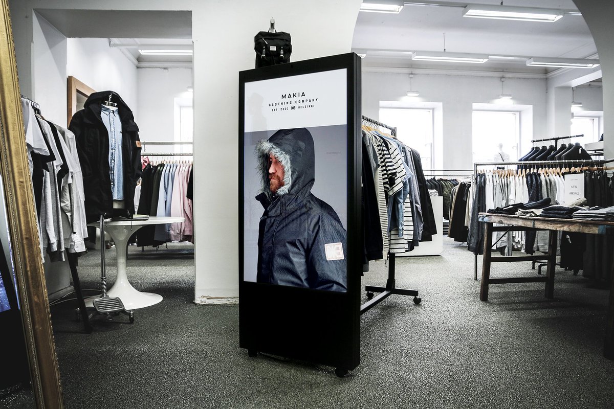 FT_FirstView's tweet image. Traditional clothing rail goes digital with FirstView wireless and mobile signage integration #digitalsignage #fashion @makiaclothing
